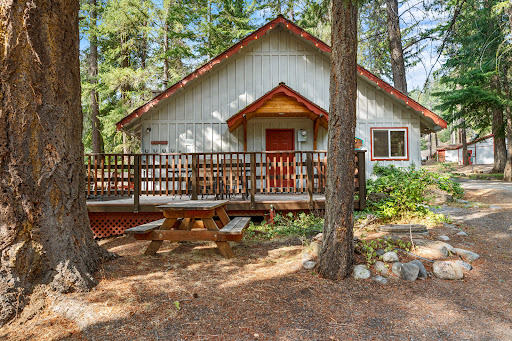Whistlin Jacks Lodge
